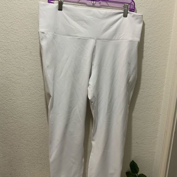 Fabletics Kessler ll High-Waisted Leggings Size 1X 16-18 Plush Pink Multi White - Picture 3 of 9